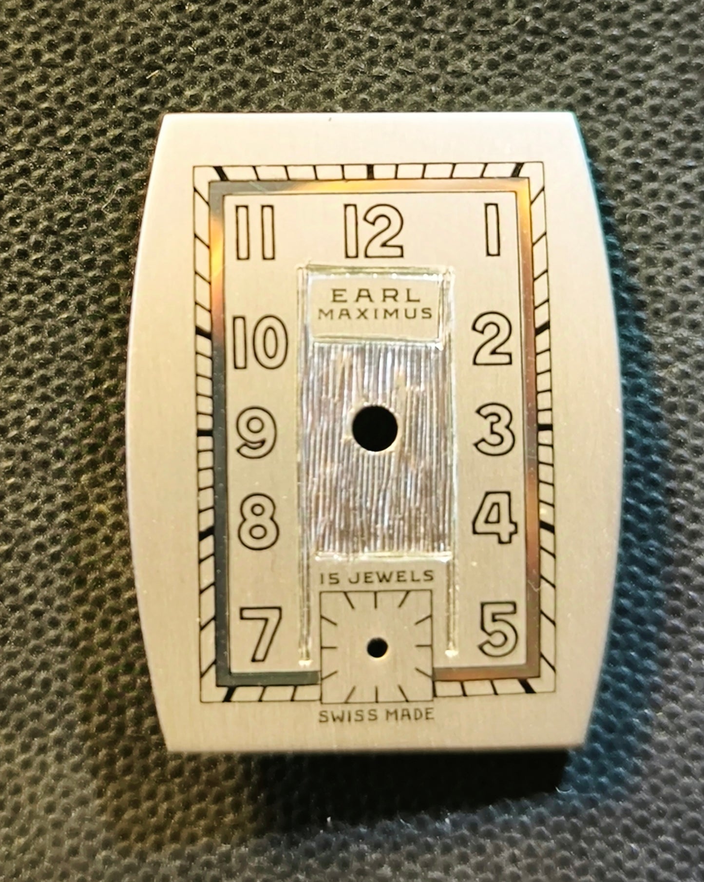 EARL MAXIMUS - NOS - original Helvetia Art Deco Zifferblatt - Aussenkanten L = 23,0mm X B = 17,9mm - für Helvetia Cal. 75 - 1930er Jahre