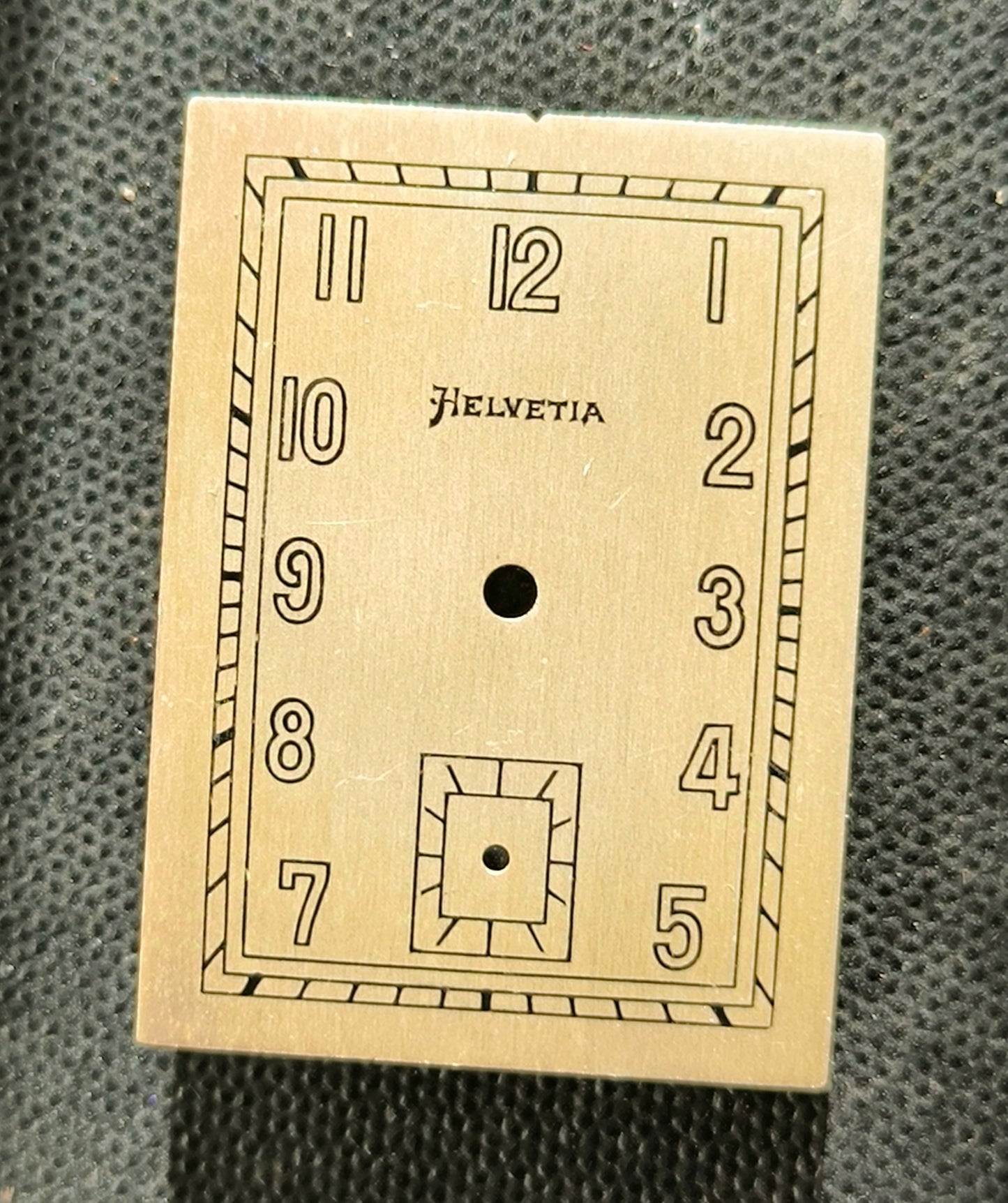 Helvetia - NOS - Art Deco Zifferblatt - L = 28,0mm X B = 20,4mm - für Helvetia Cal. 75 - 1930er Jahre