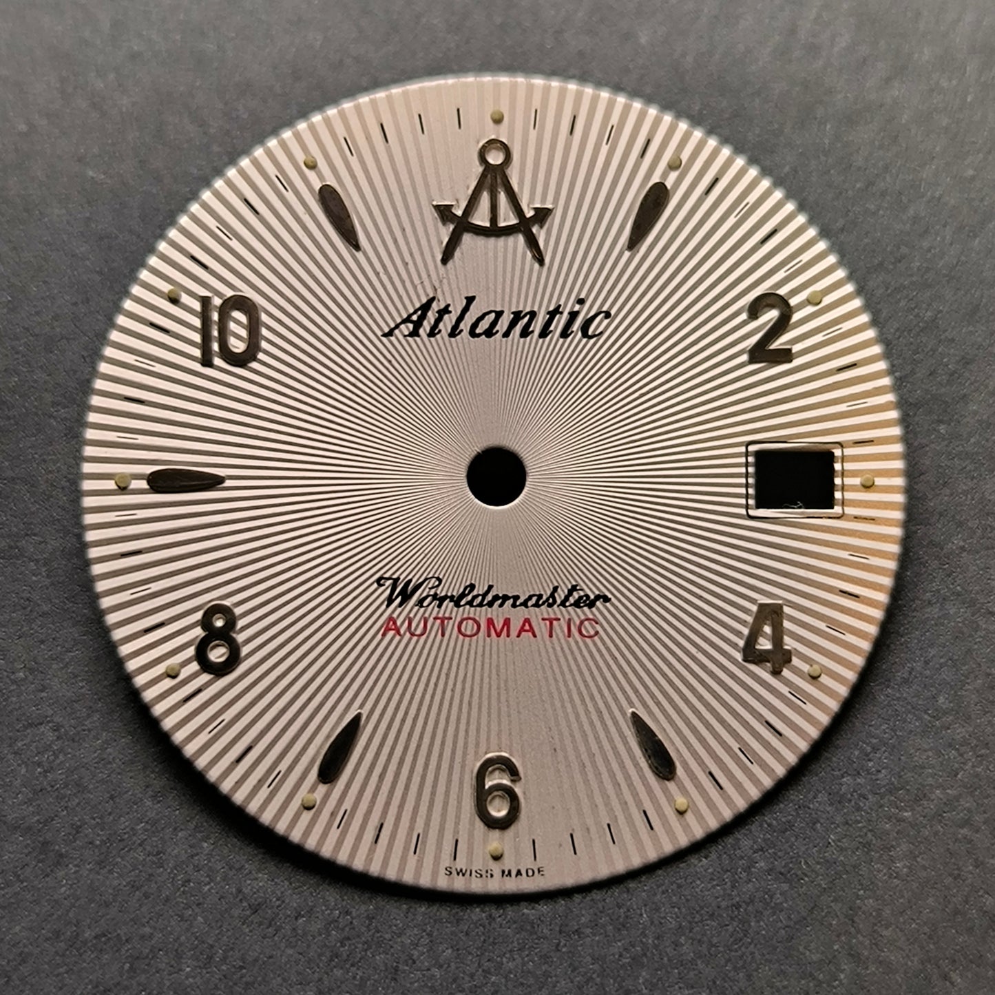 Atlantik Worldmaster Automatic - NOS - Zifferblatt - Silbern/Schwarz/Rot/Sonnenrelief - D = 28,0mm - Eta Cal. 2824-2