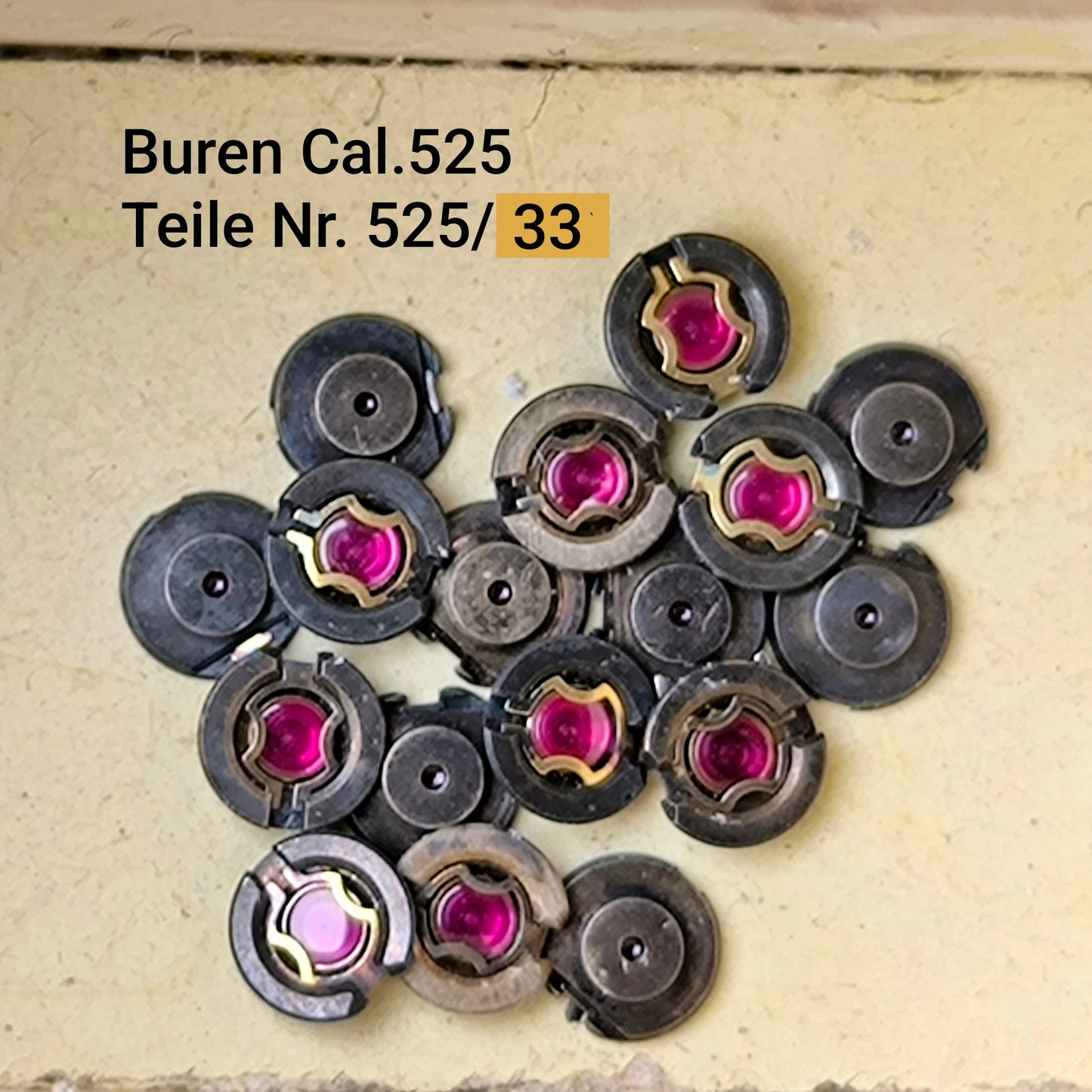Buren Cal. 525 - Bumper - NOS - Buren Teile Nr. 33 - Unruhklobenseitige Stosssicherung komplett, mit Loch und Deckstein / Brass setting jewelled for Balance Top