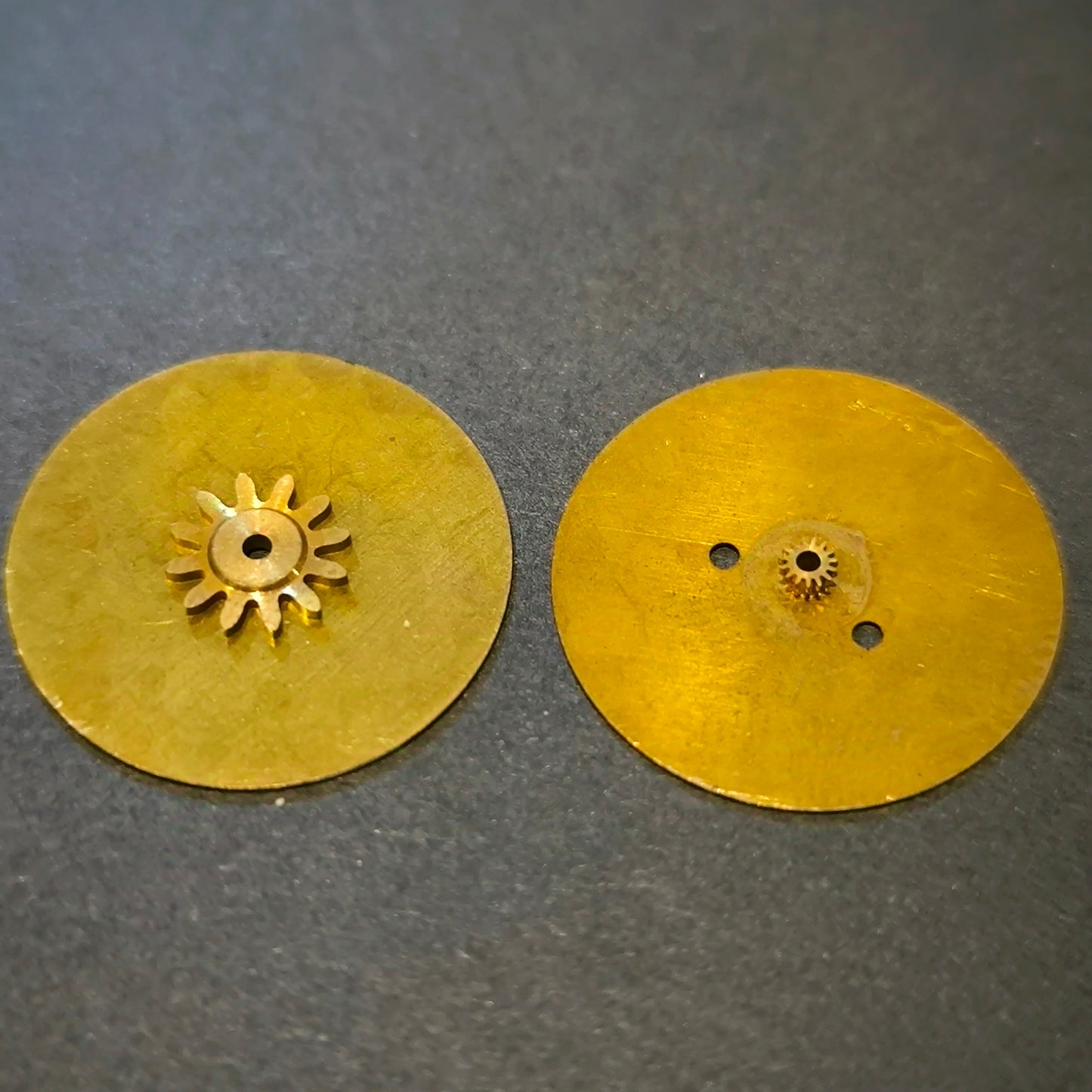 Amida Digital - Minutenscheibe & Stundenscheibe - NOS - AMIDA Cal. 420, 425, 435, 4350 - Schwarz & Bronzefarben Ziffern normal, schlank