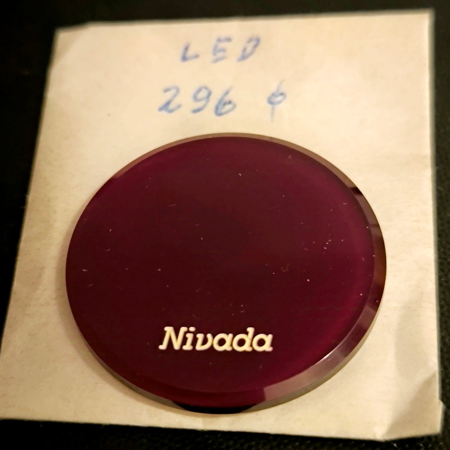 LED - NOS Uhrglas in Rot - Nivada in Weiss - Durchmesser 296