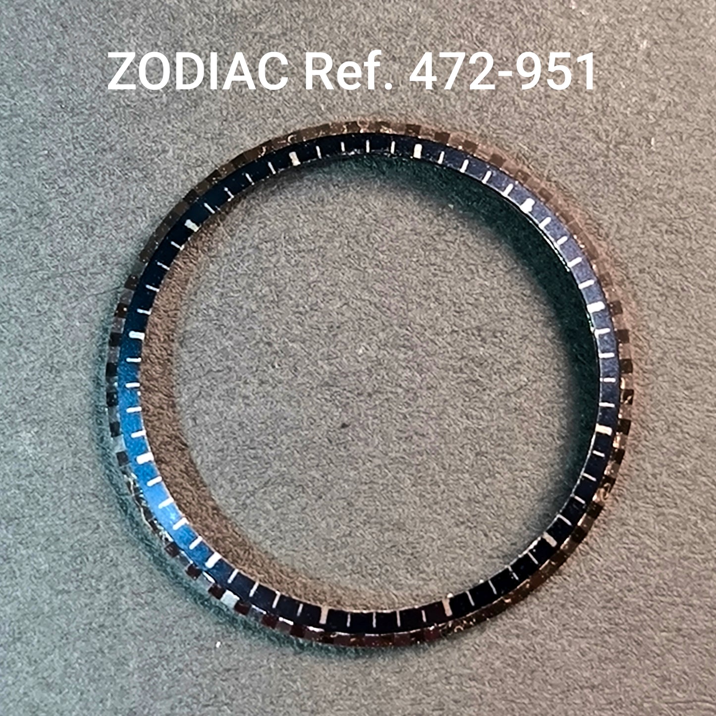 ZODIAC - orig. Lünettenring - NOS - Vintage - Ref. 472-951